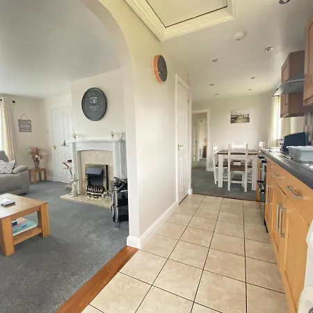 Holiday home Copthorne -