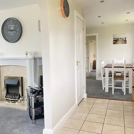Holiday home Copthorne -