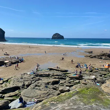 Copthorne - Holiday home Tintagel